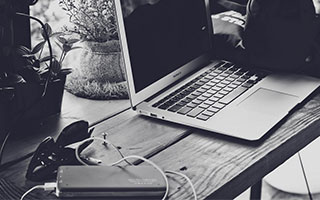 股票配资的正规平台:app股票-美股三大指数集体下跌 纳指、标普跌超1% 英伟达跌超2%